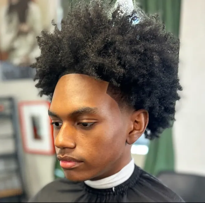 A full natural shaped up with a precise line-up across the front.